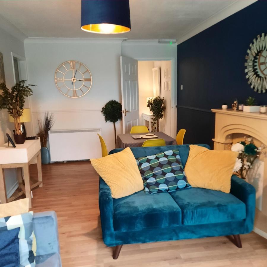 Blenheim Way: Quiet Family Retreat Near City Centre *