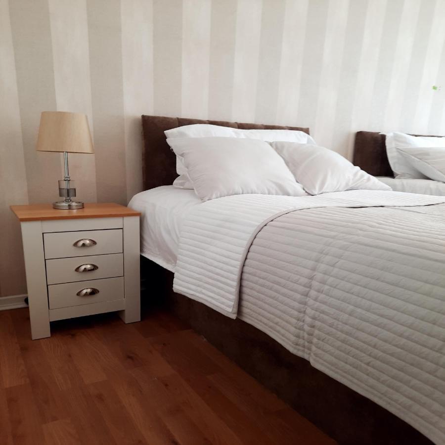 Blenheim Way: Quiet Family Retreat Near City Centre Apartment Birmingham