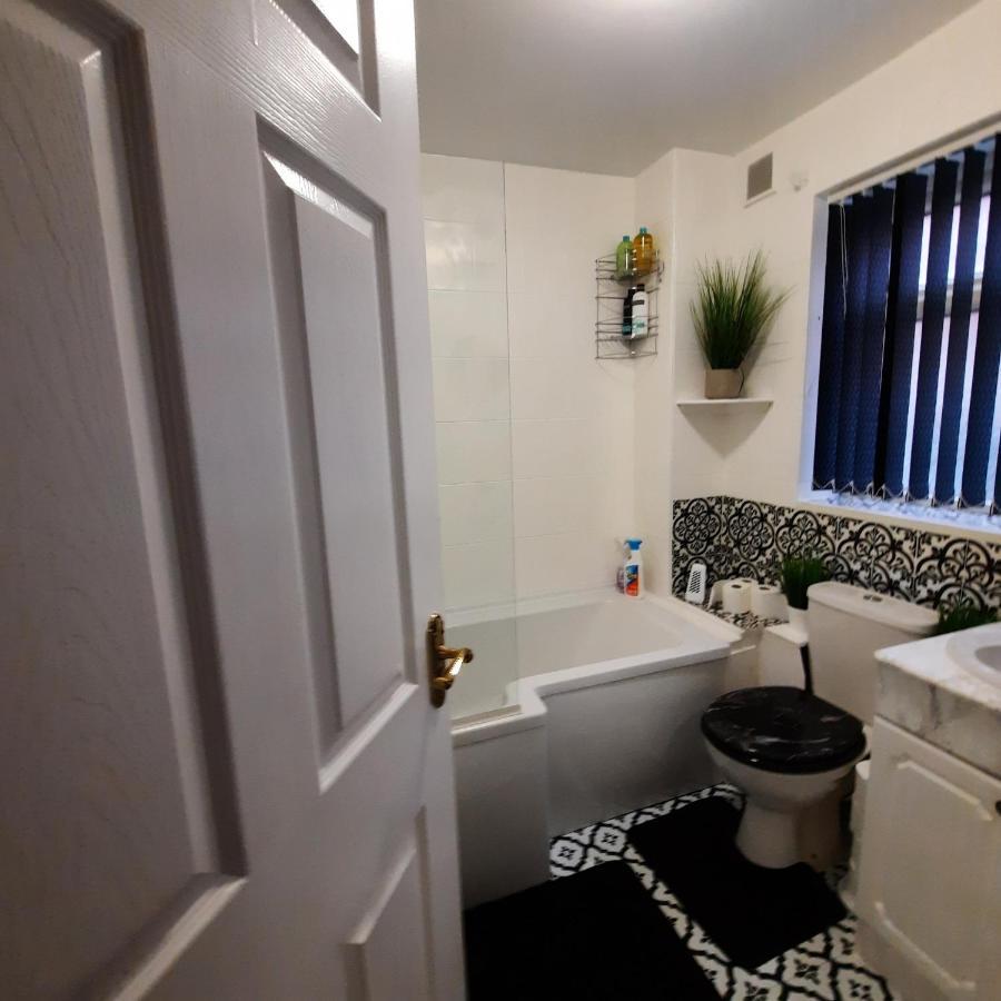 Blenheim Way: Quiet Family Retreat Near City Centre * Birmingham
